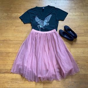 Gray graphic pegasus tee